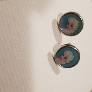One pair of  Elsa earrings